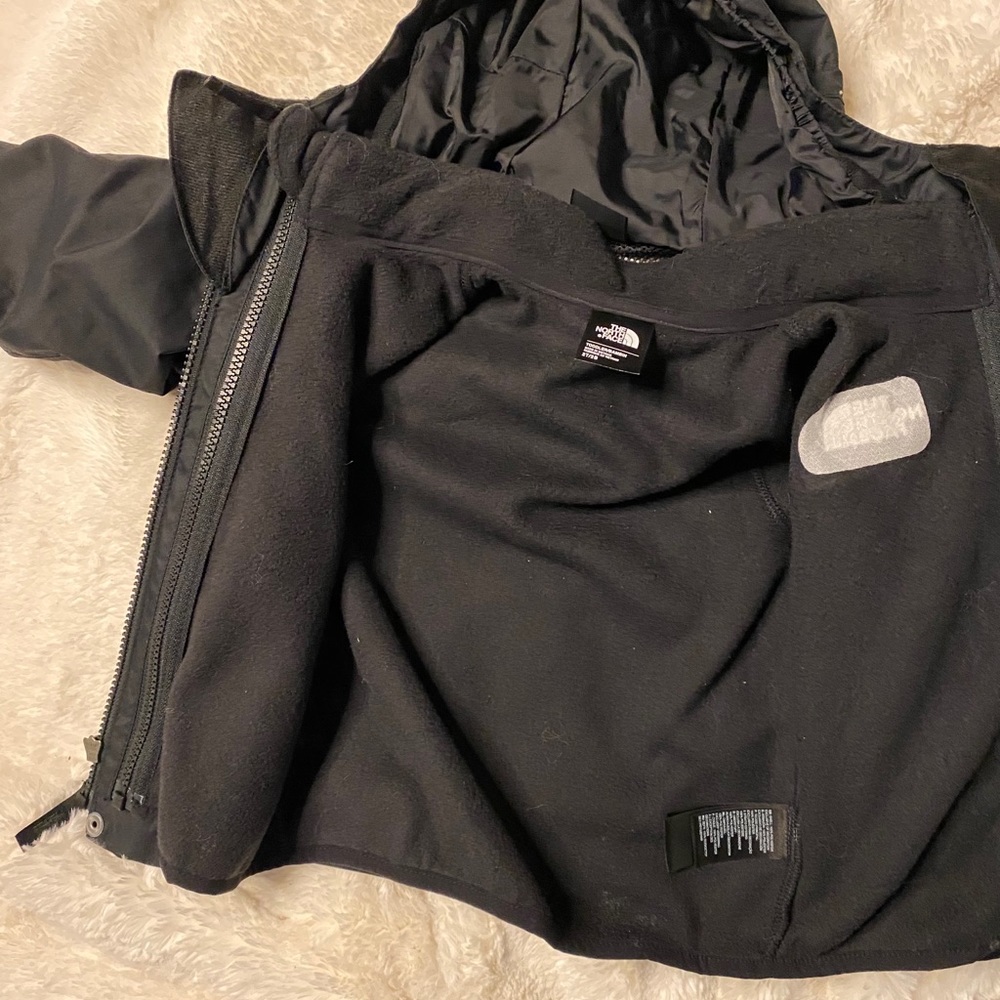 NWT Toddler North Face Winter Jacket Black 2T - Picture 2 of 4